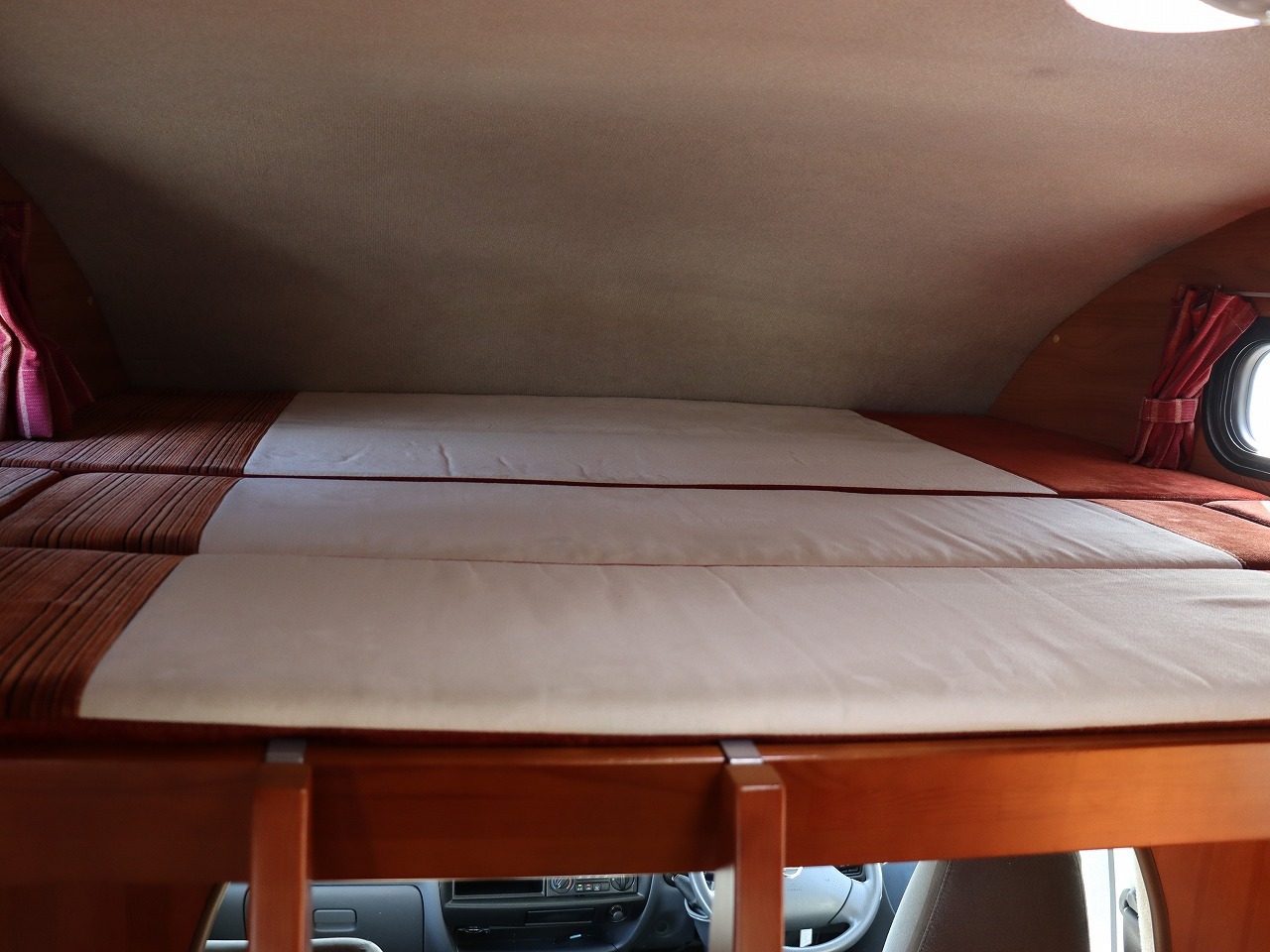 キャンピングカーキャブコン