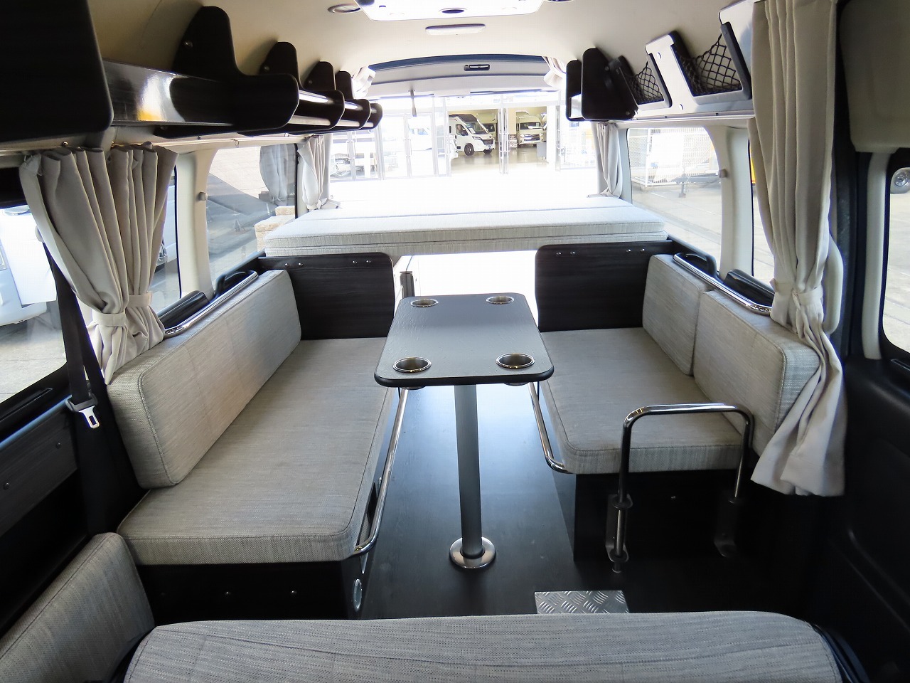 キャンピングカーバンコン