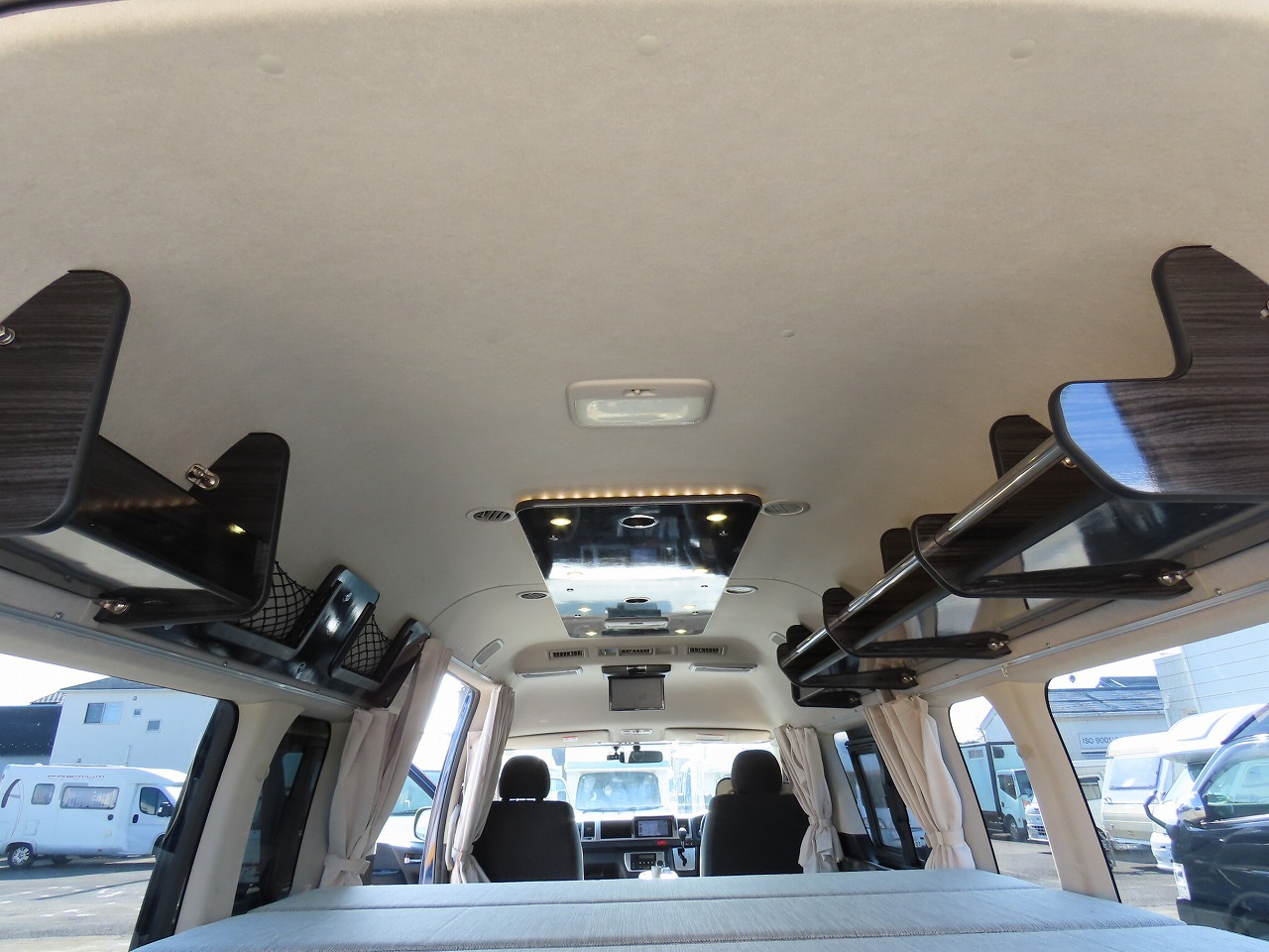 キャンピングカーバンコン