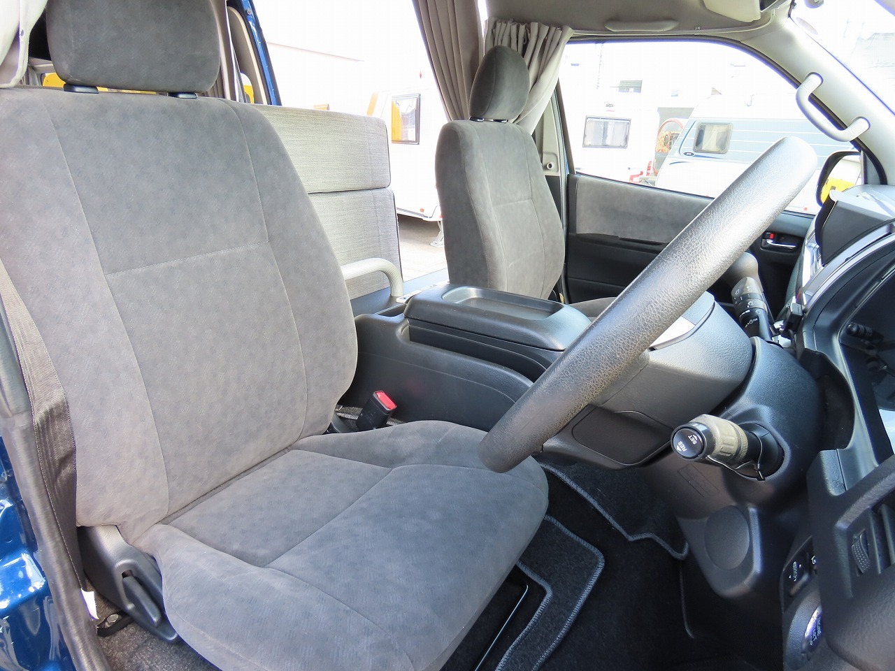 キャンピングカーバンコン