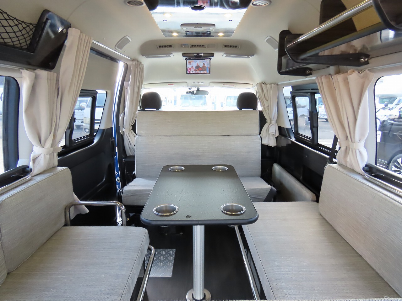 キャンピングカーバンコン