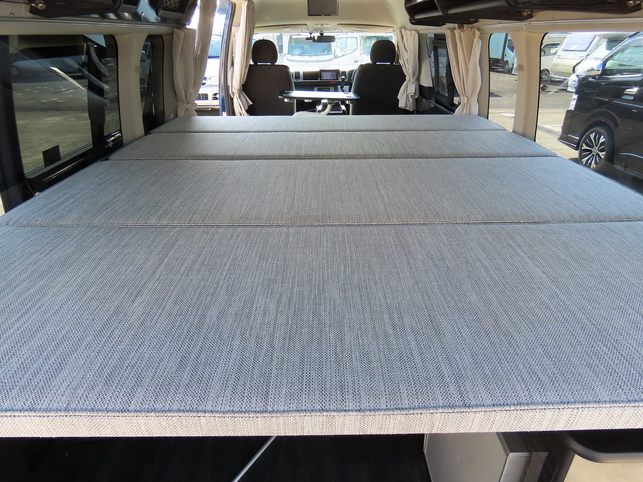 キャンピングカーバンコン