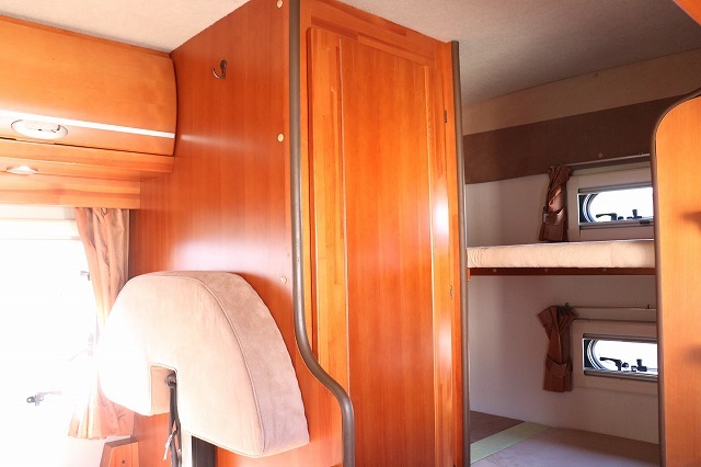 キャンピングカーキャブコン