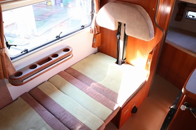 キャンピングカーキャブコン