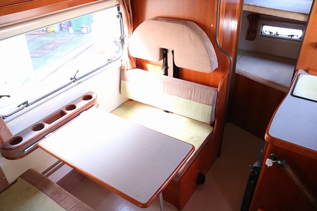 キャンピングカーキャブコン