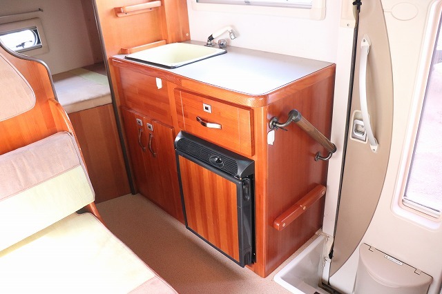 キャンピングカーキャブコン