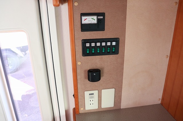 キャンピングカーキャブコン