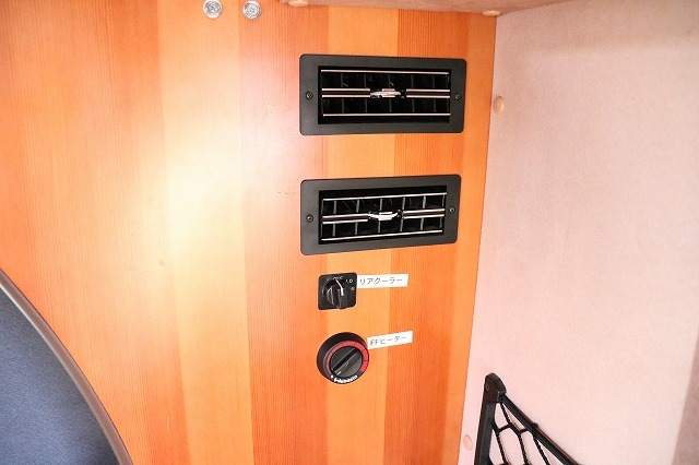 キャンピングカーキャブコン