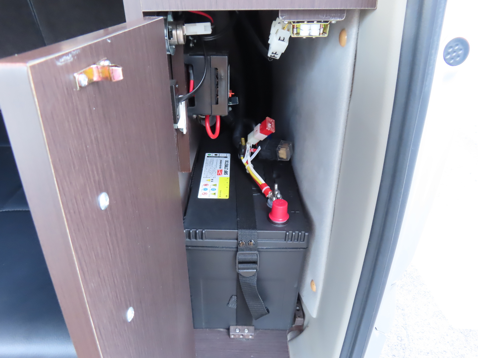 キャンピングカー軽キャンパー