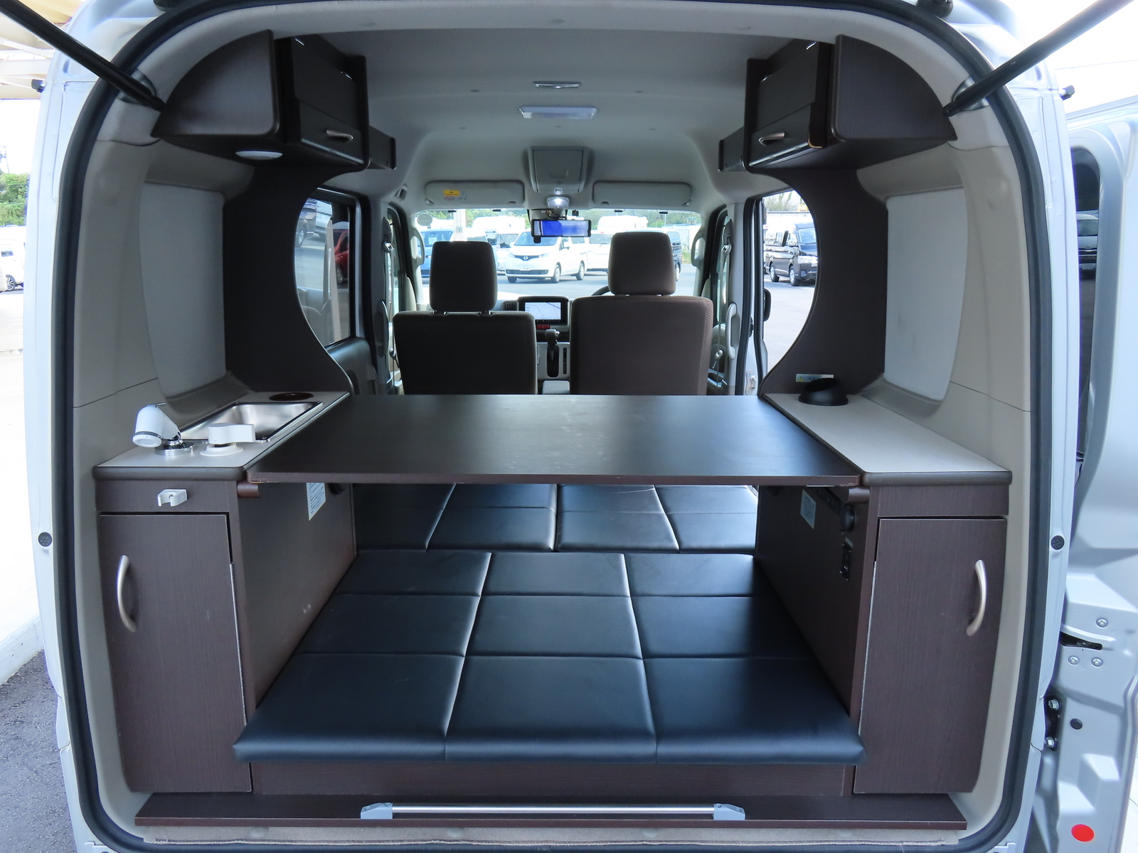 キャンピングカー軽キャンパー