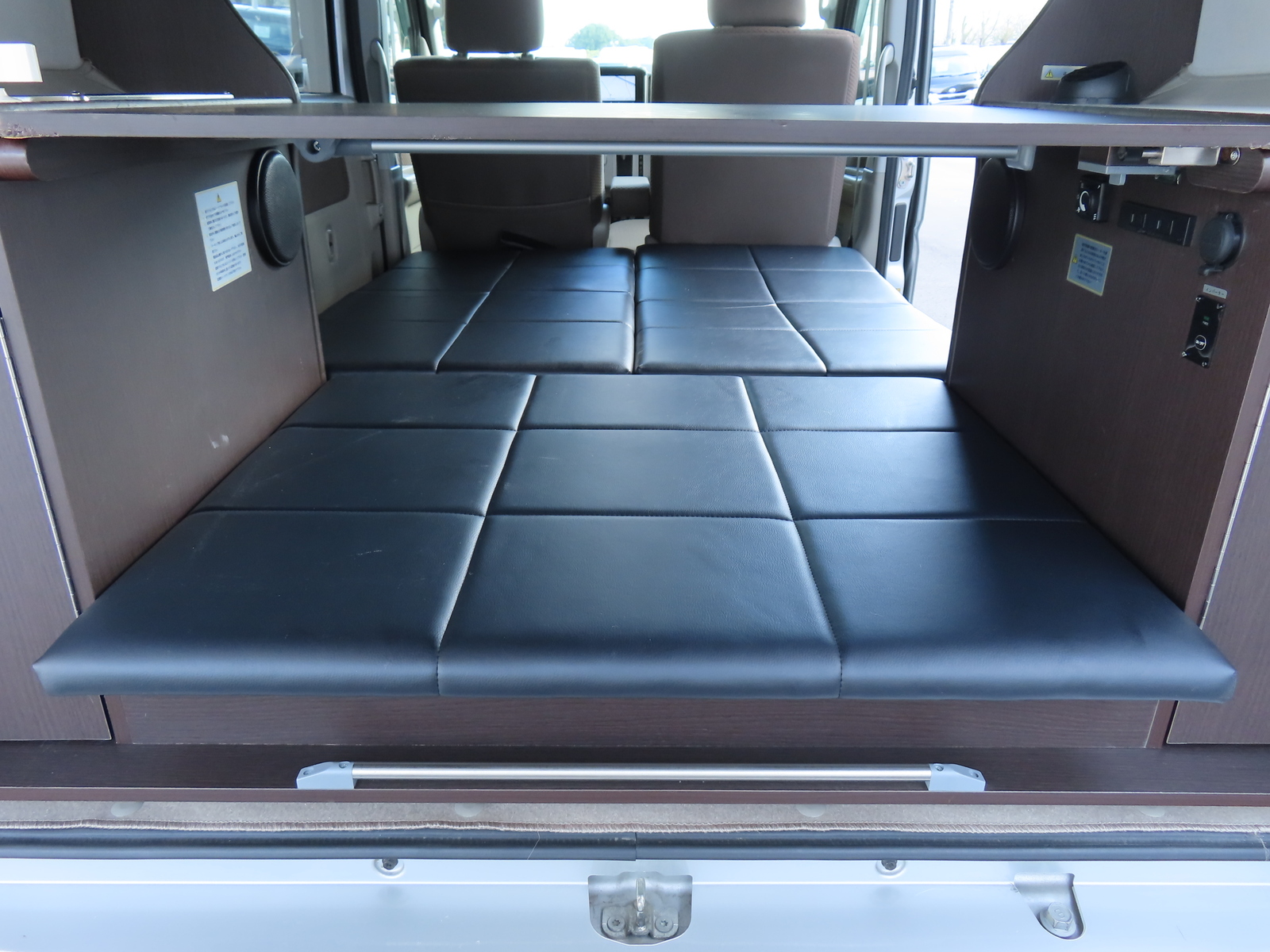 キャンピングカー軽キャンパー