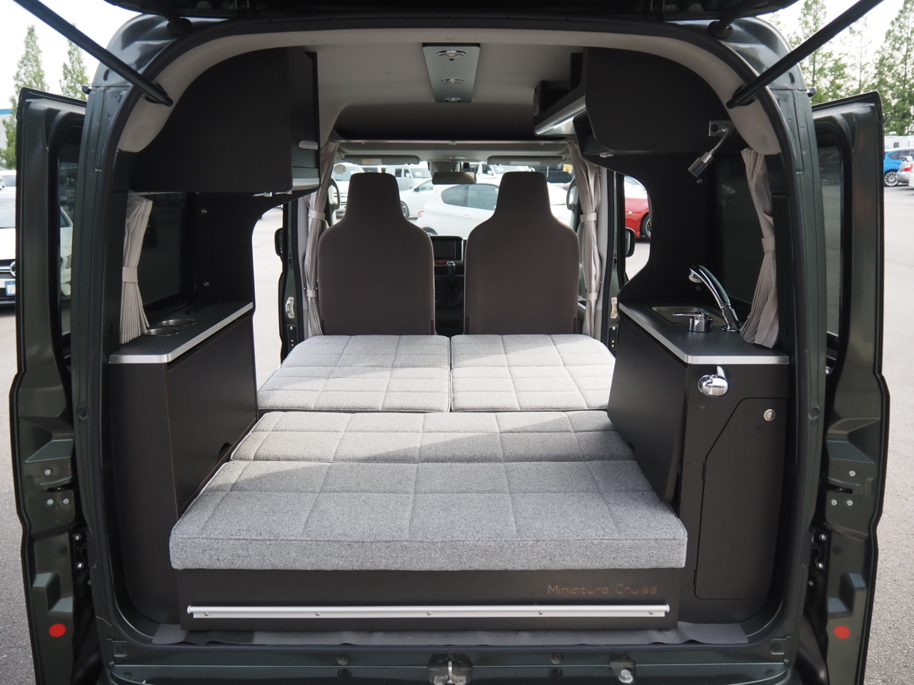 キャンピングカー軽キャンパー