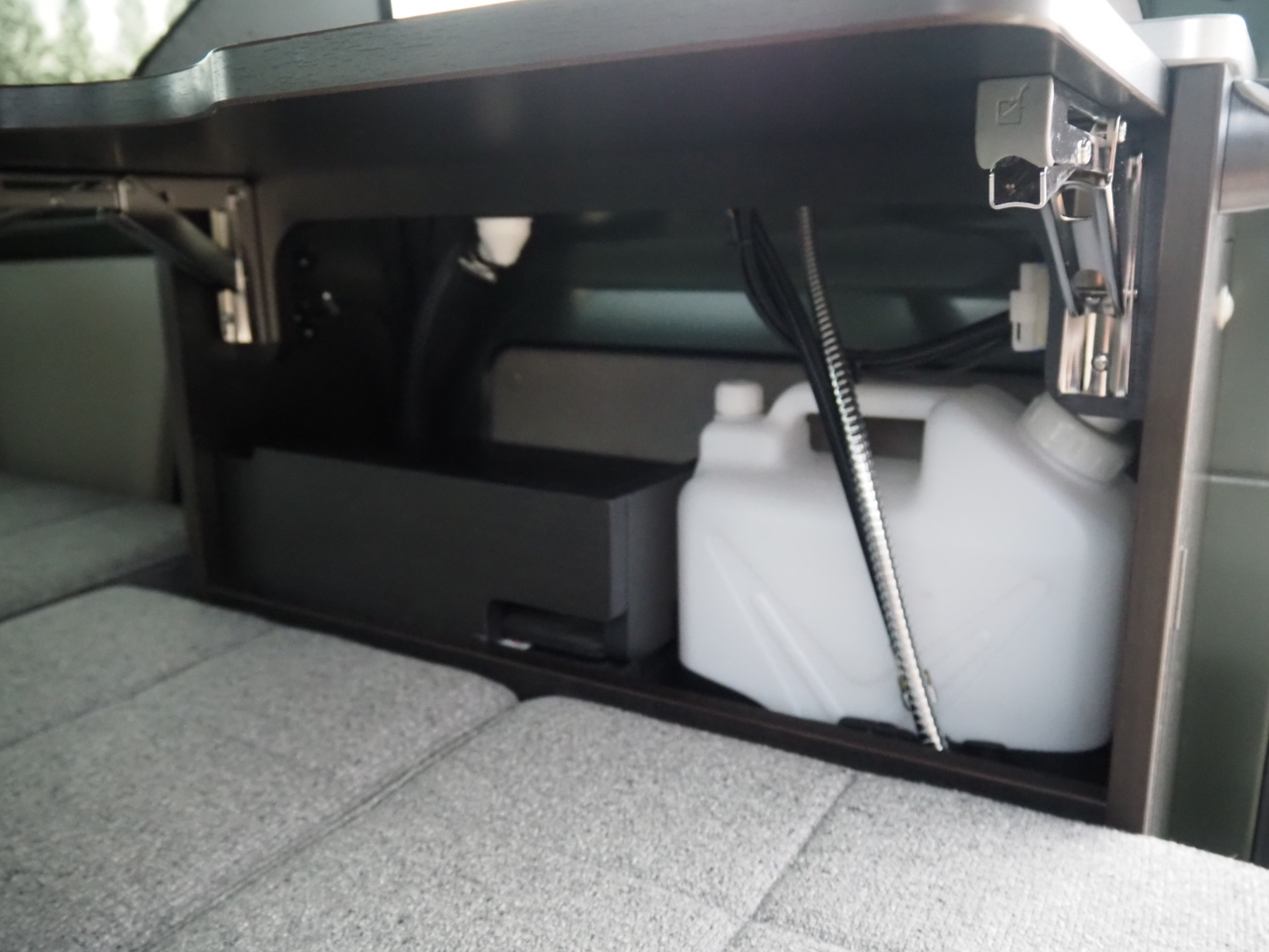 キャンピングカー軽キャンパー