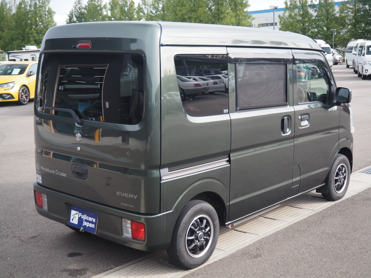 キャンピングカー軽キャンパー