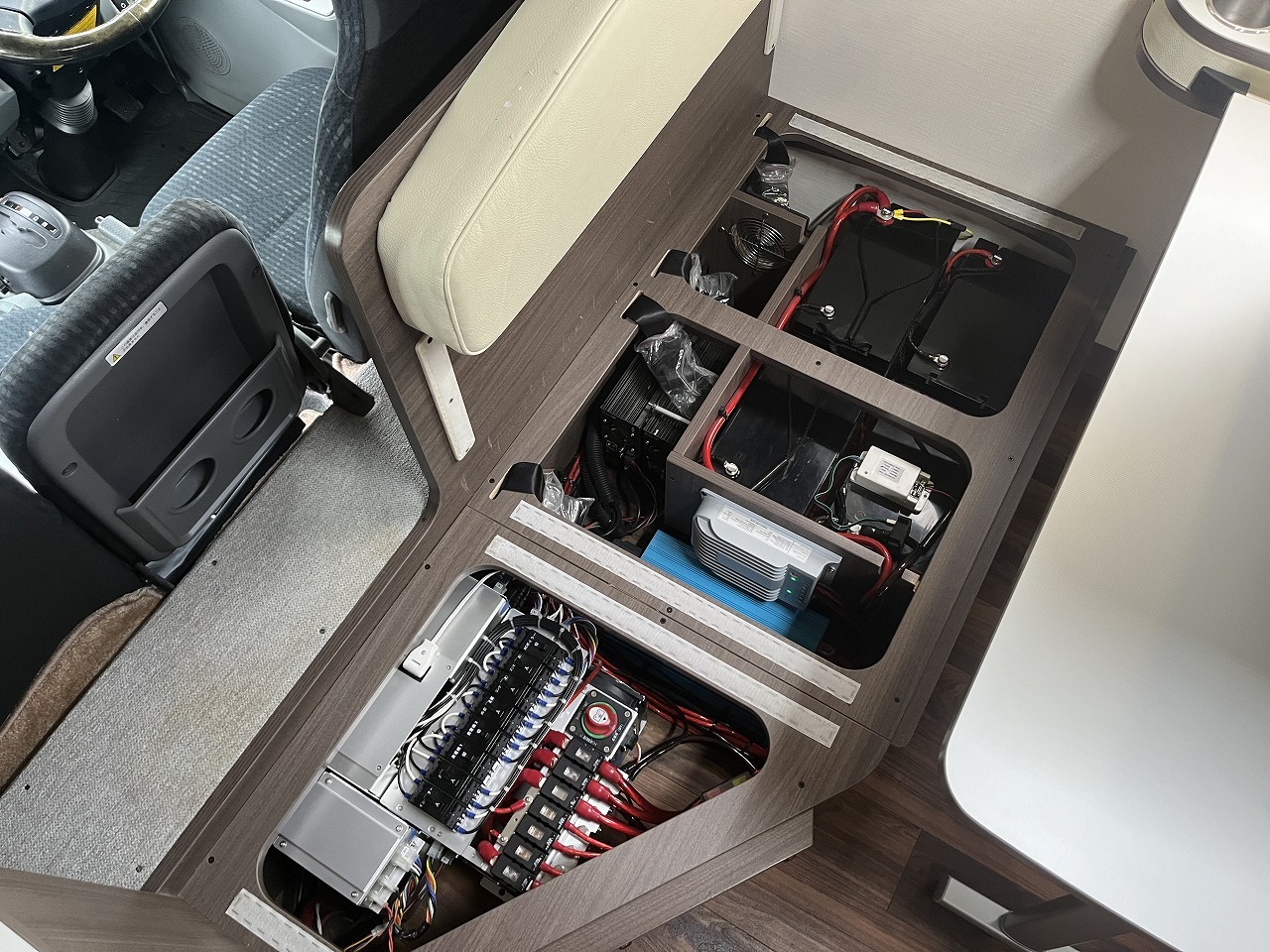 キャンピングカーキャブコン