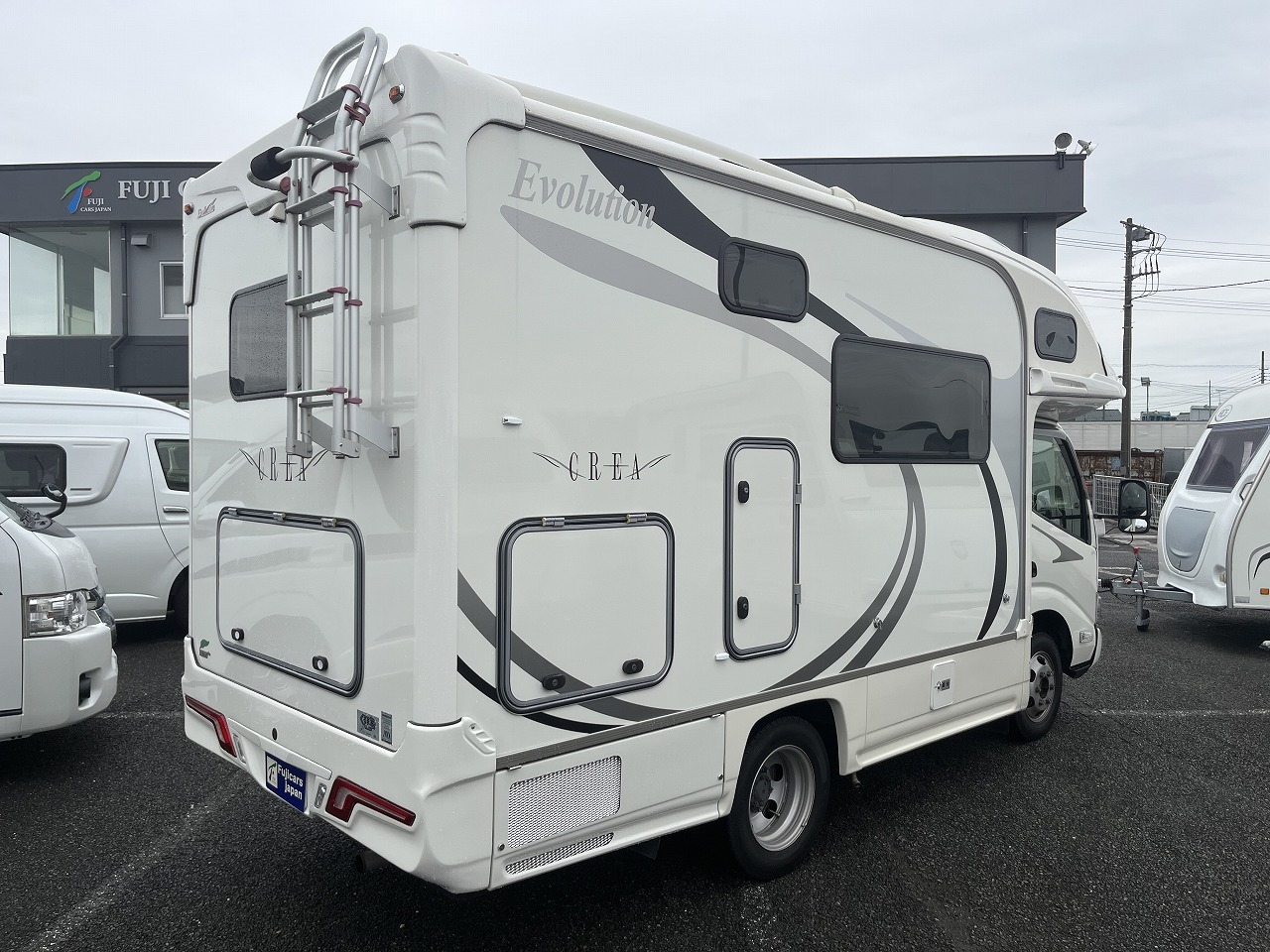 キャンピングカーキャブコン