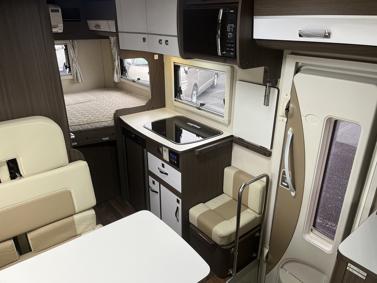 キャンピングカーキャブコン