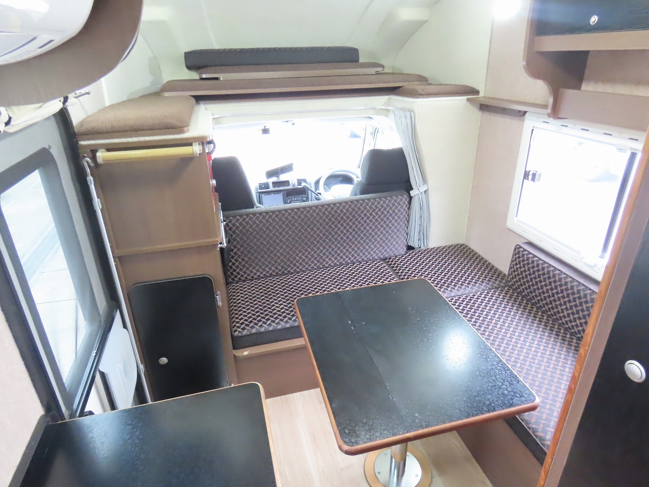 キャンピングカーキャブコン