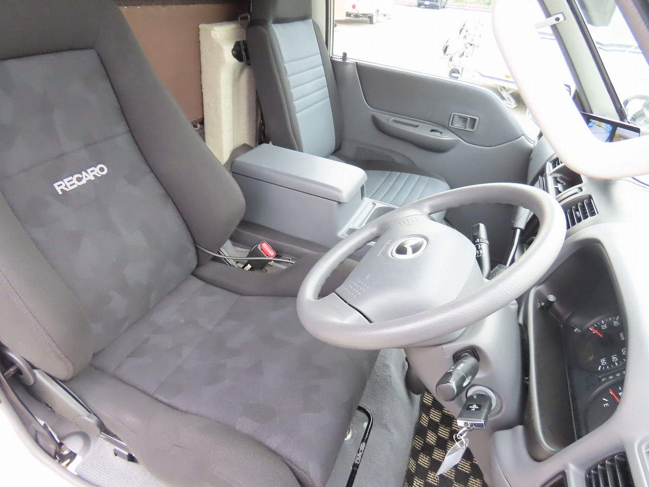 キャンピングカーキャブコン