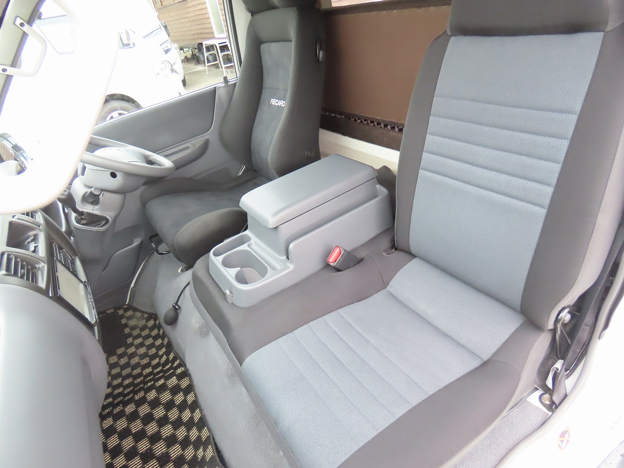 キャンピングカーキャブコン