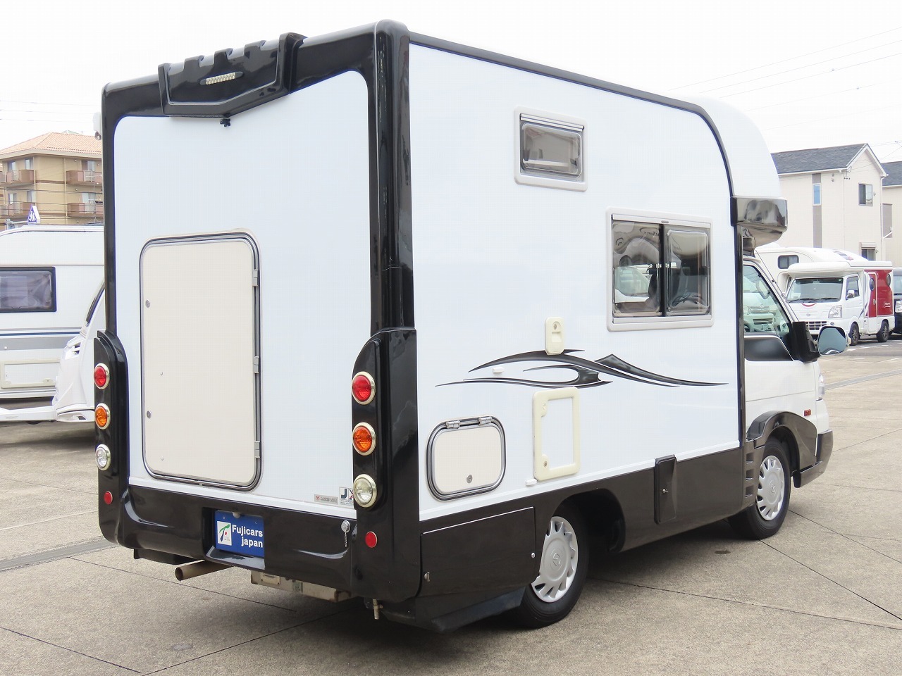 キャンピングカーキャブコン