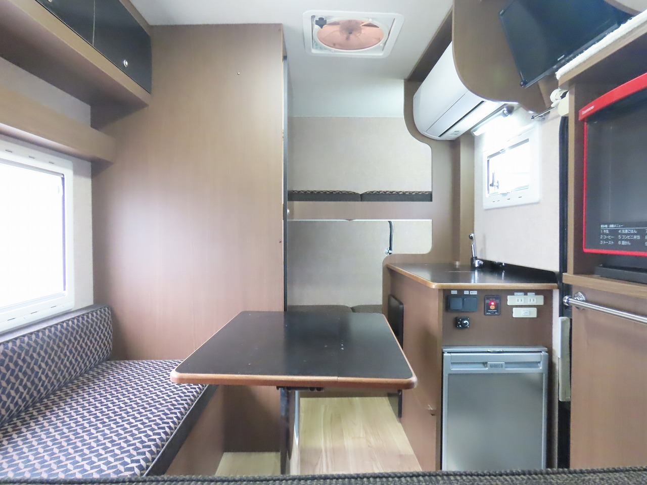 キャンピングカーキャブコン