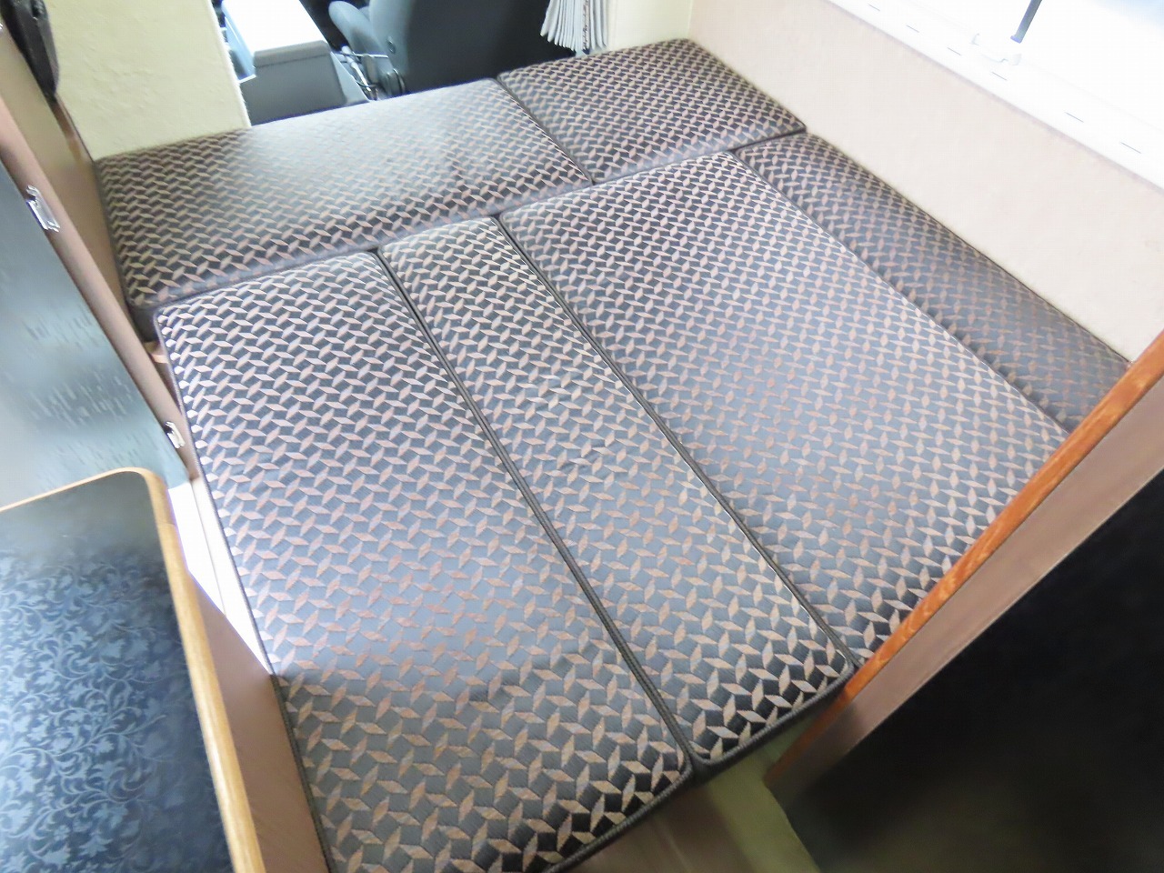 キャンピングカーキャブコン