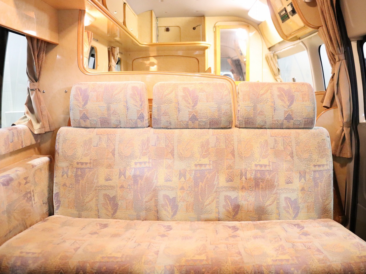 キャンピングカーバンコン