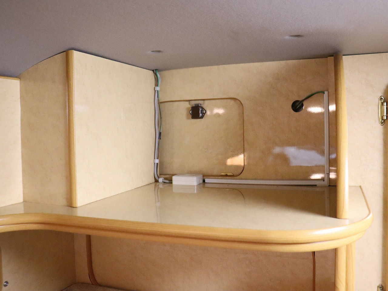 キャンピングカーバンコン