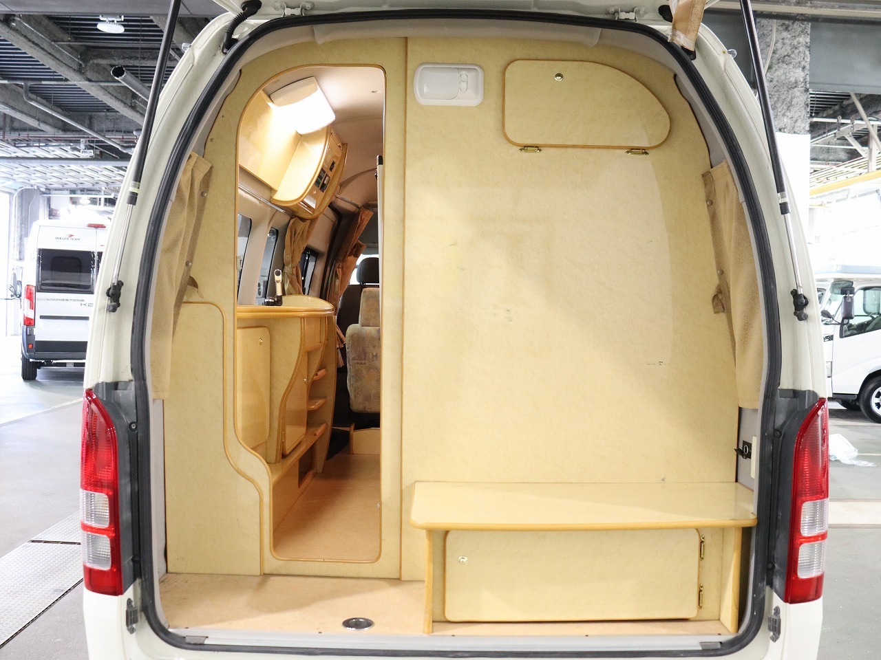 キャンピングカーバンコン