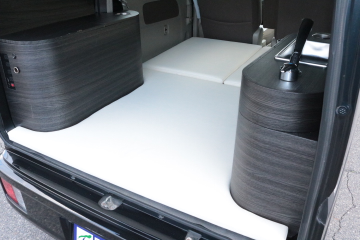 キャンピングカー軽キャンパー