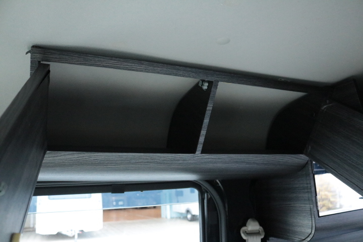 キャンピングカー軽キャンパー