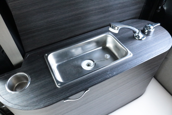 キャンピングカー軽キャンパー