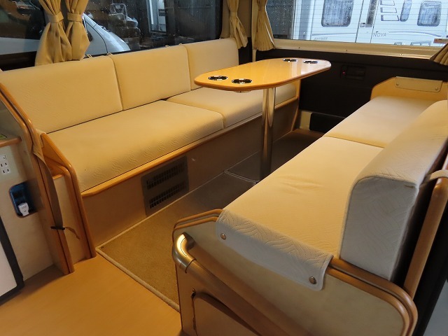 キャンピングカーバンコン