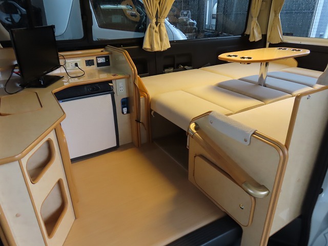 キャンピングカーバンコン