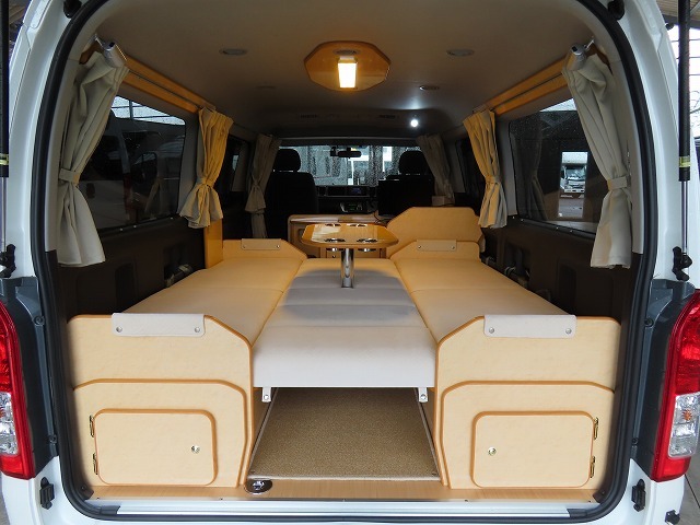 キャンピングカーバンコン