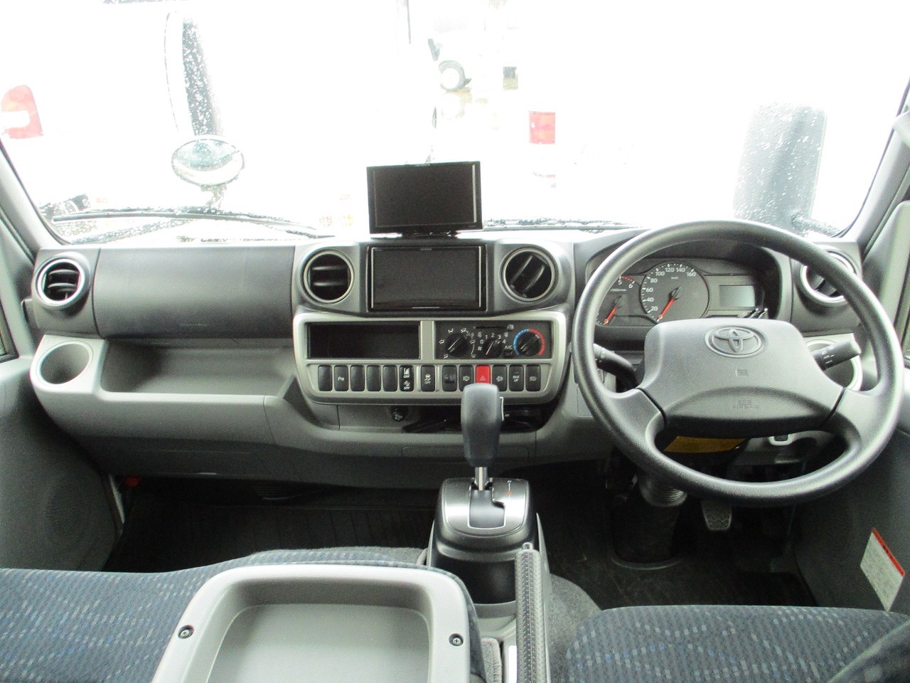 キャンピングカーキャブコン