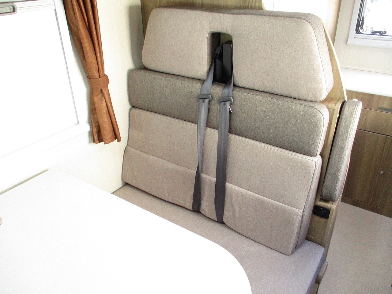 キャンピングカーキャブコン