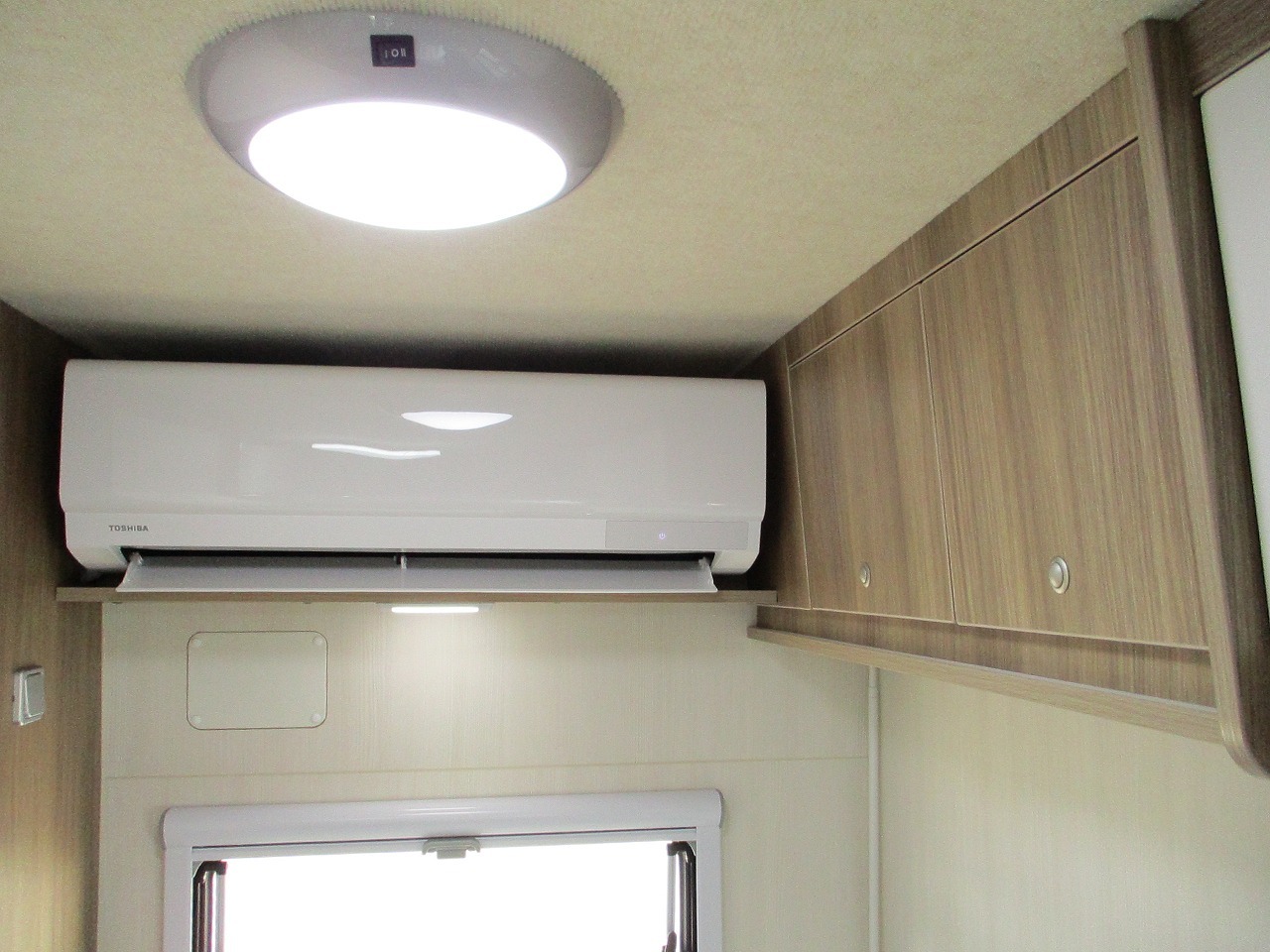 キャンピングカーキャブコン