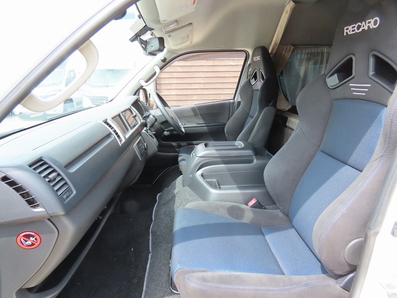 キャンピングカーバンコン