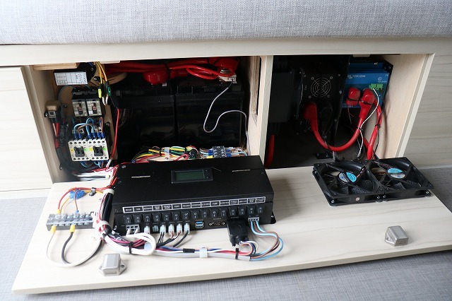 キャンピングカーキャブコン