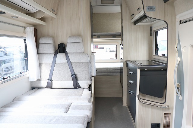 キャンピングカーキャブコン