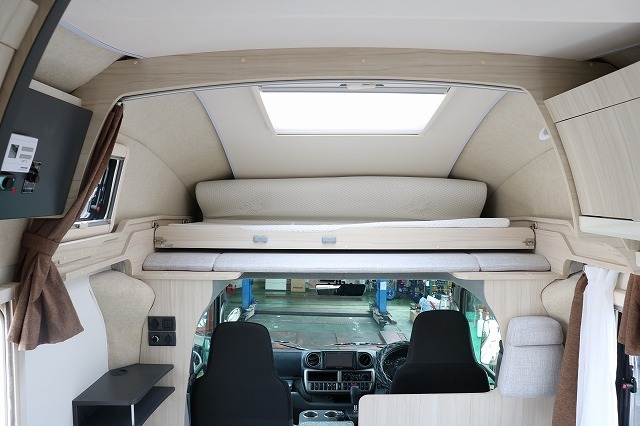 キャンピングカーキャブコン