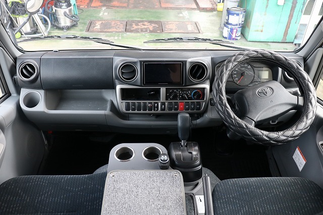 キャンピングカーキャブコン