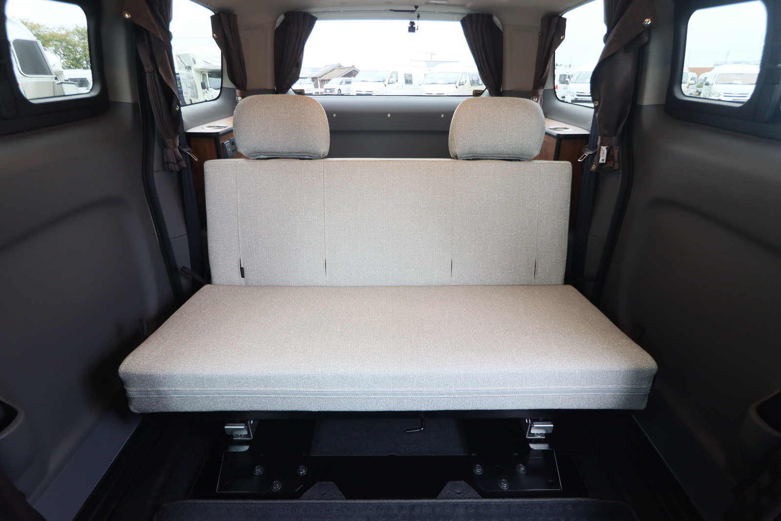 キャンピングカーバンコン