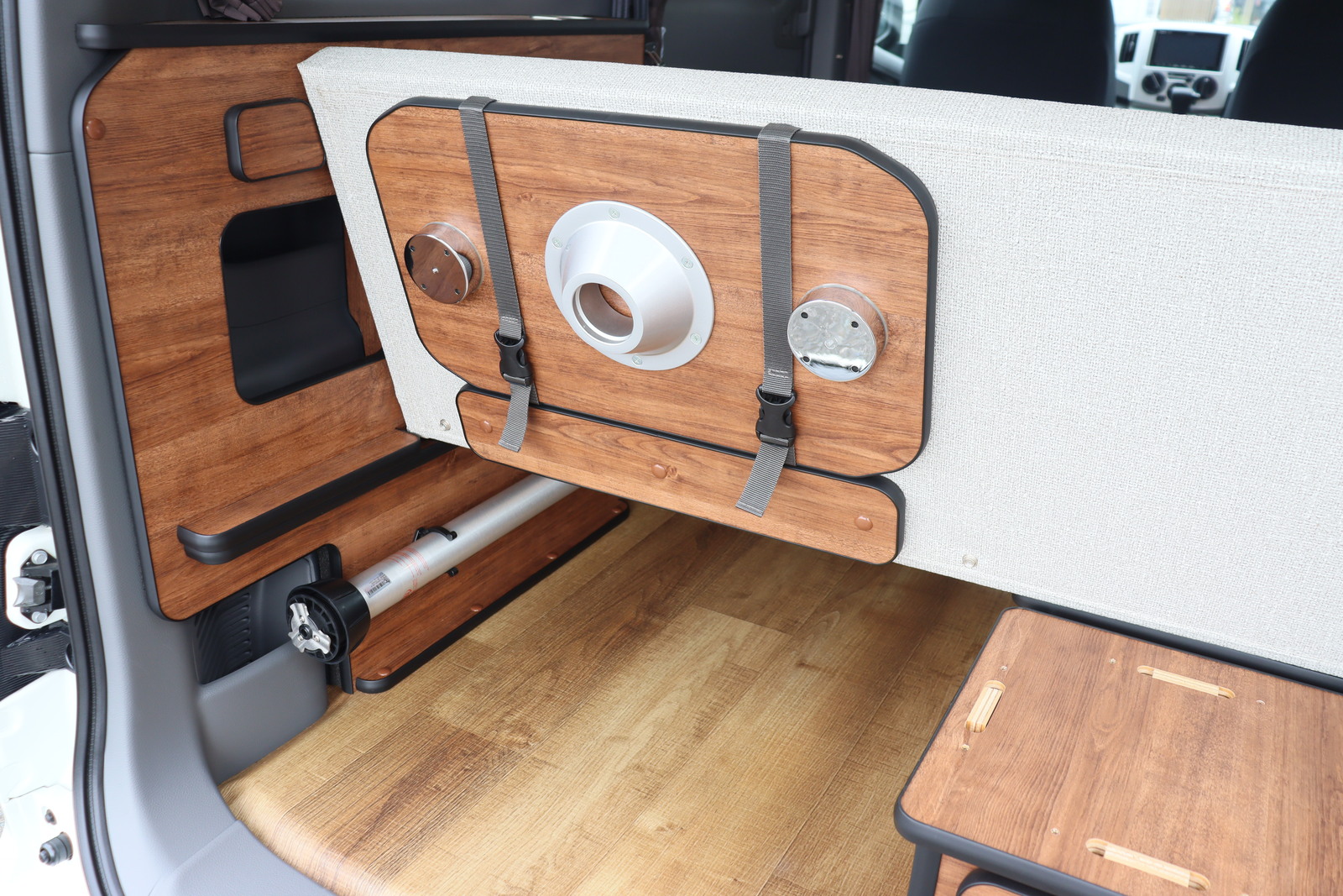 キャンピングカーバンコン