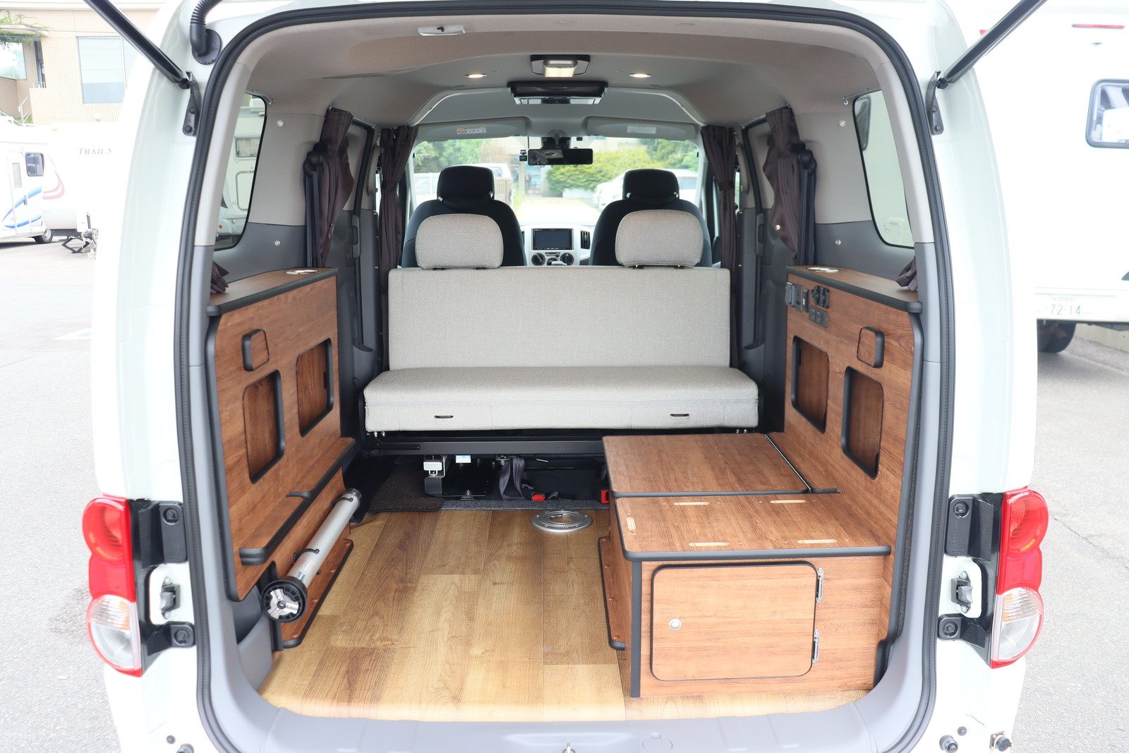 キャンピングカーバンコン