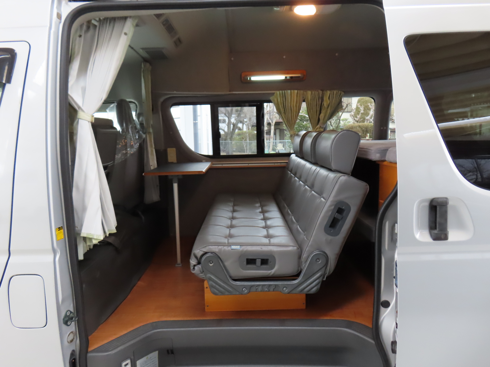 キャンピングカーバンコン