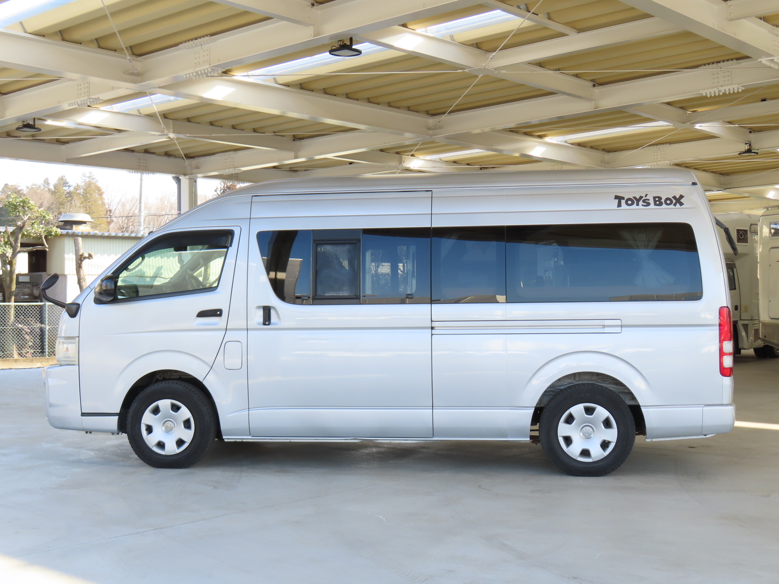 キャンピングカーバンコン