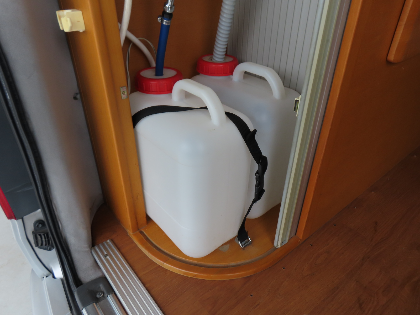 キャンピングカーバンコン